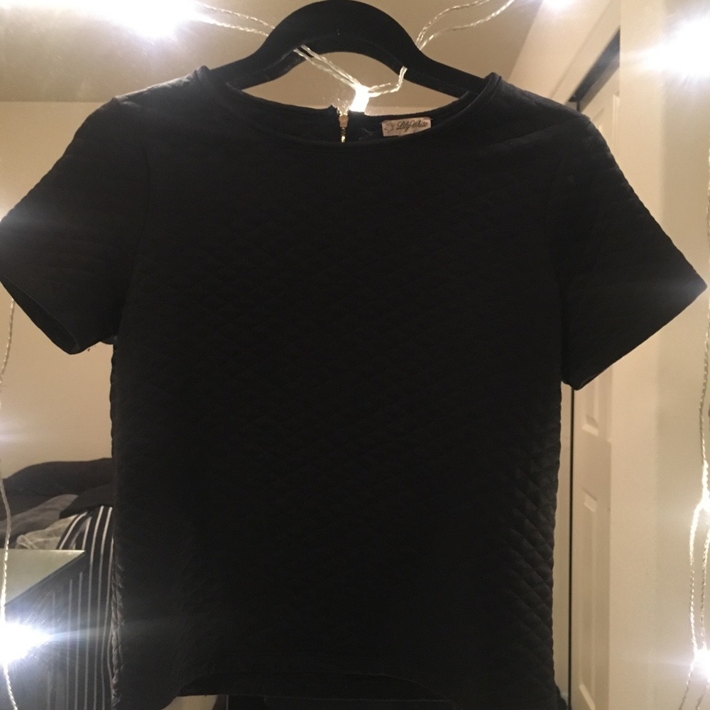 Black short sleeve crop top.